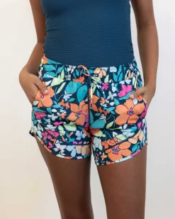 Discount Naomi Short Sun Protection